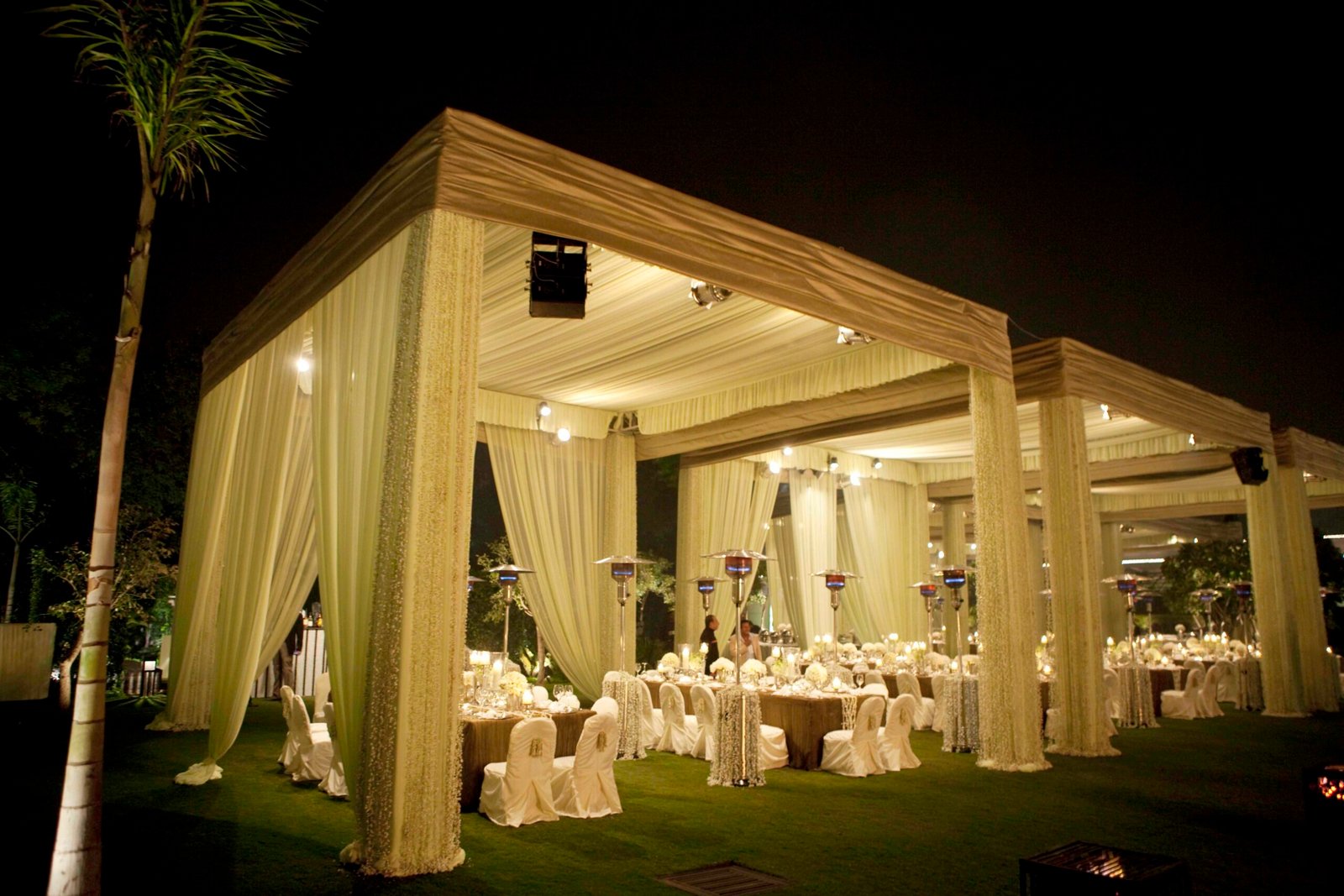 Book luxurious banquet halls in Gurugram for grand events and celebrations.